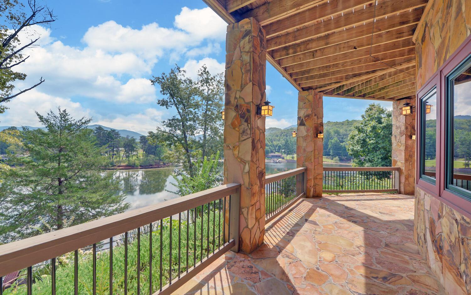 Stonecrest Lodge Lake Front Home With Private Boat Dock Hiawassee Exterior photo